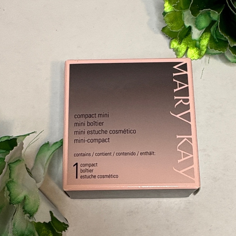 Mary Kay Compact Mini in Pink and Gray